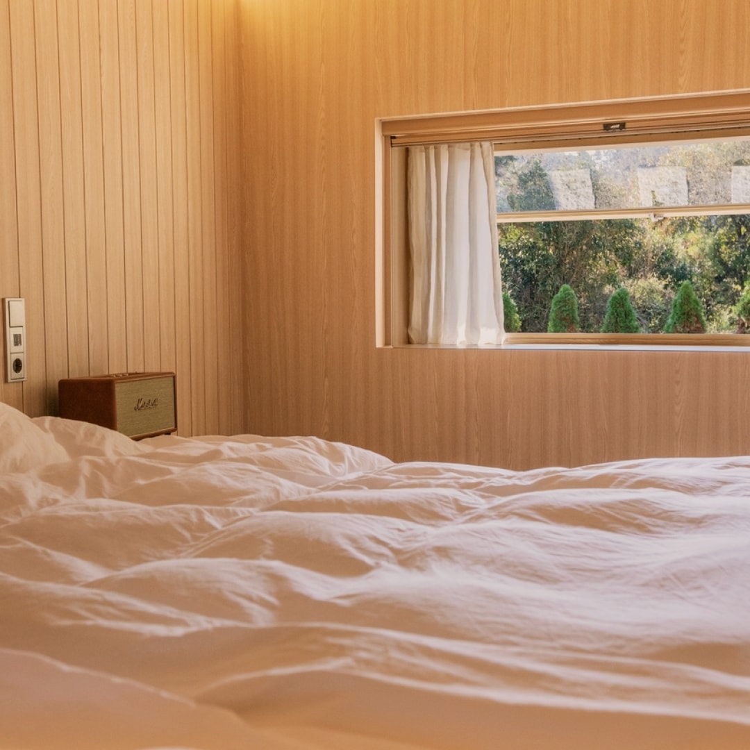 Frame 2---1400---3500.webp